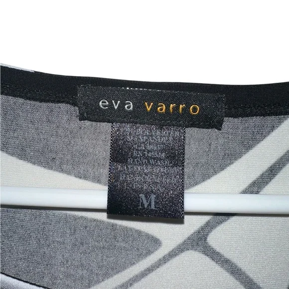 eva varro Black and Cream Asymmetrical 3/4 Sleeve Tunic. Size M - Picture 2 of 2